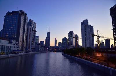 傍晚漫步蘇州河，穿越上海的時光之廊